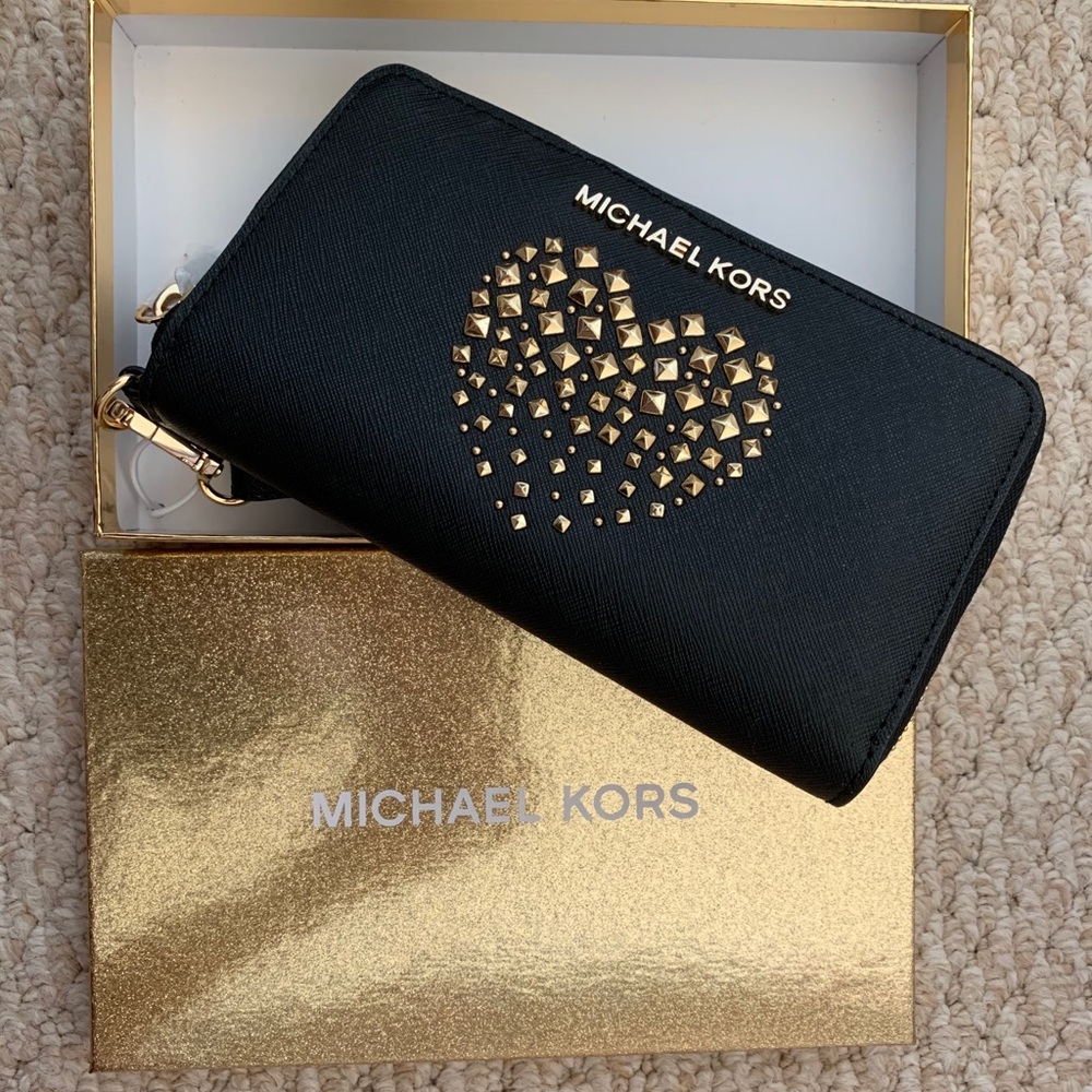 Michael Kor new black stud heart wallet purse